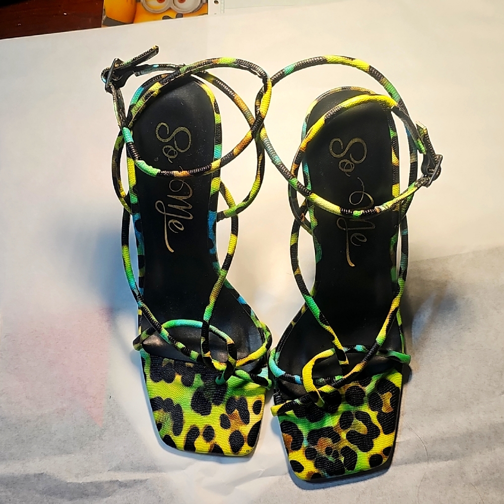 So Me Women's Multicolor Strappy Sandals NWOT